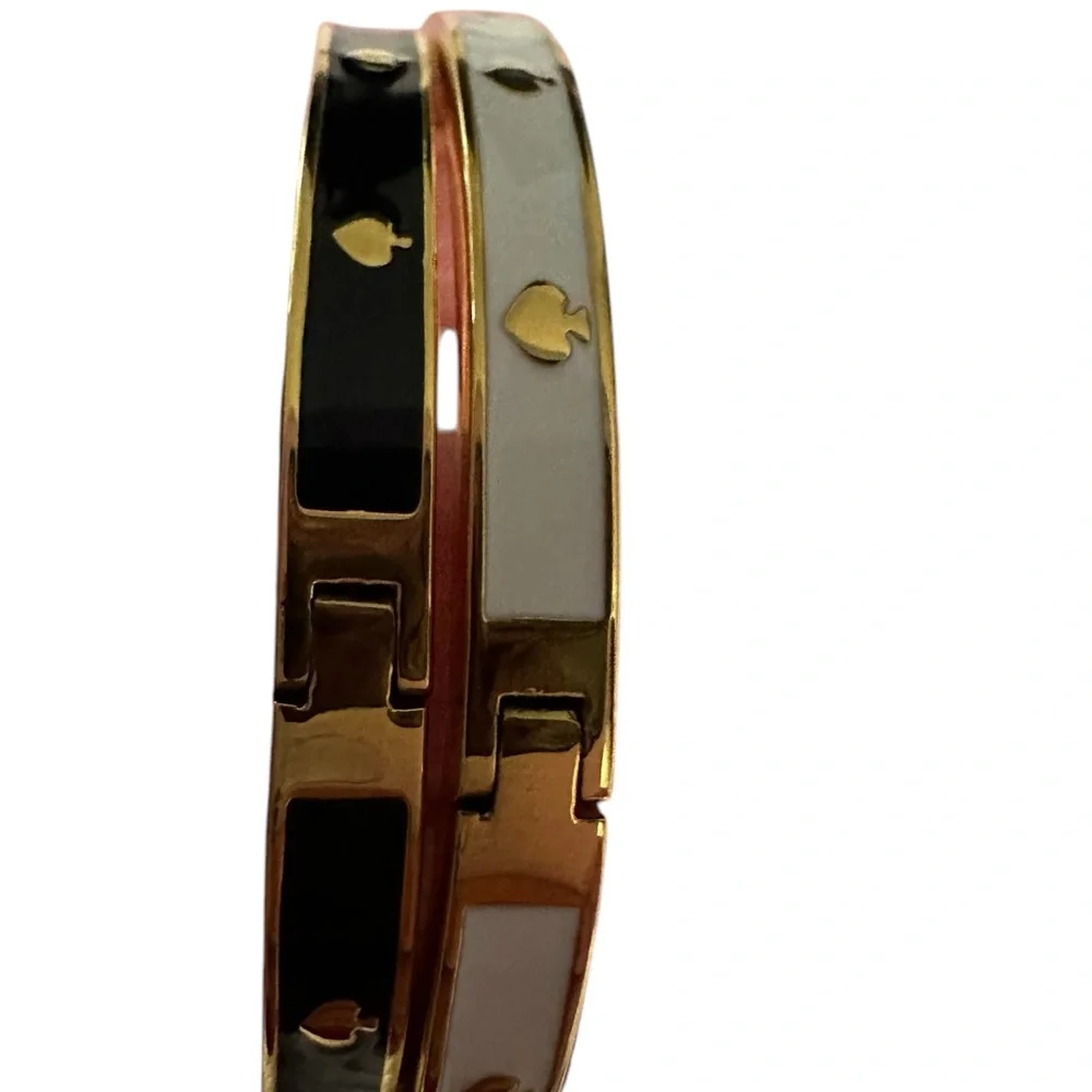 Kate Spade Set Black and White Spot the Spade Enamel Hinged Bangles NWOT - Picture 5 of 9